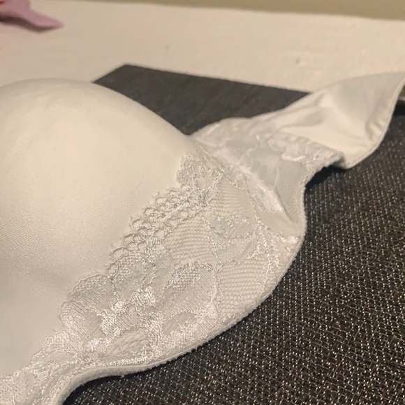 Victoria Secret Strapless Bra - Picture 2 of 8
